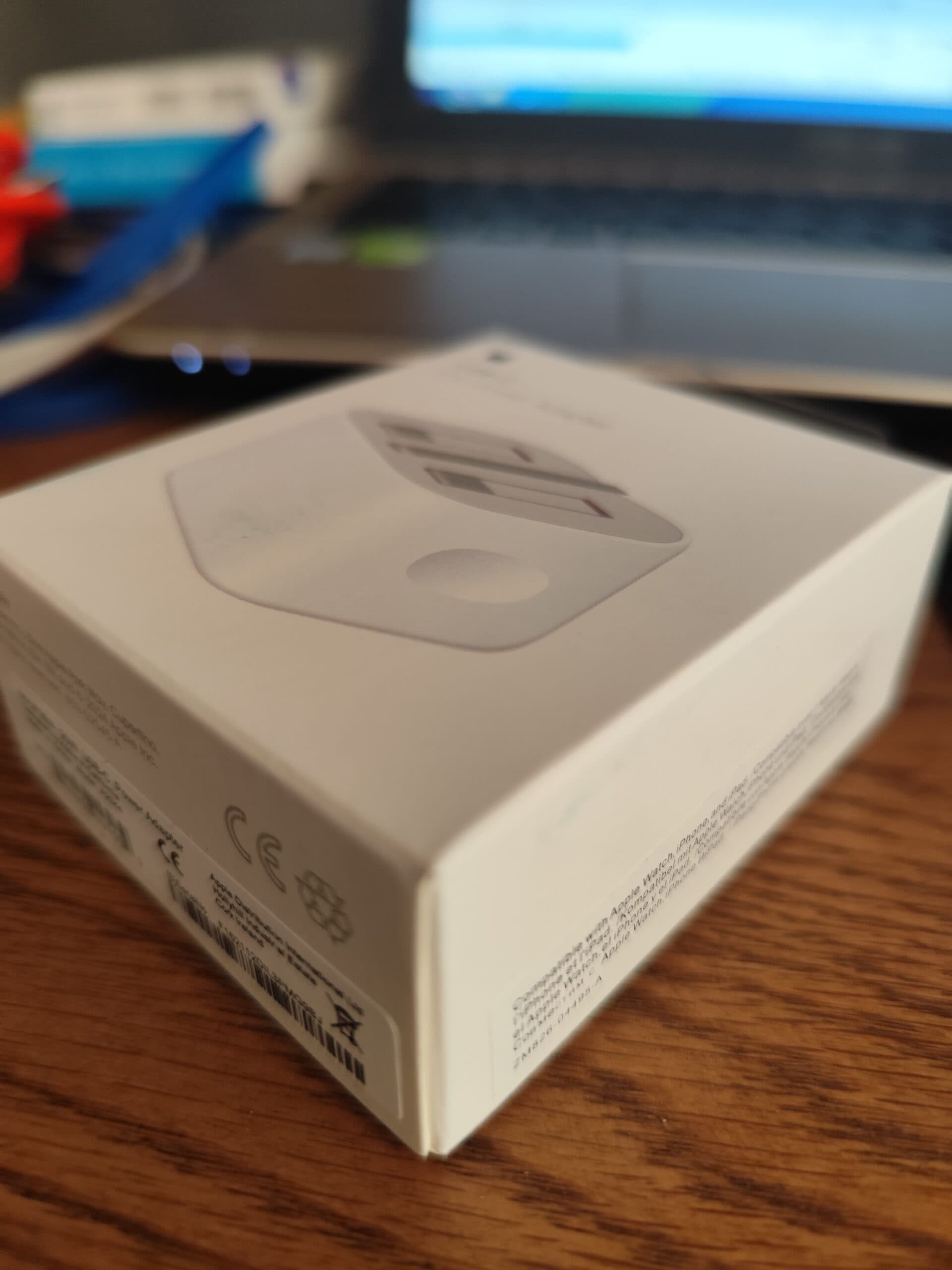 آداپتور 20 وات اپلی usb-c 20W Power Adapter — تصویر ۲