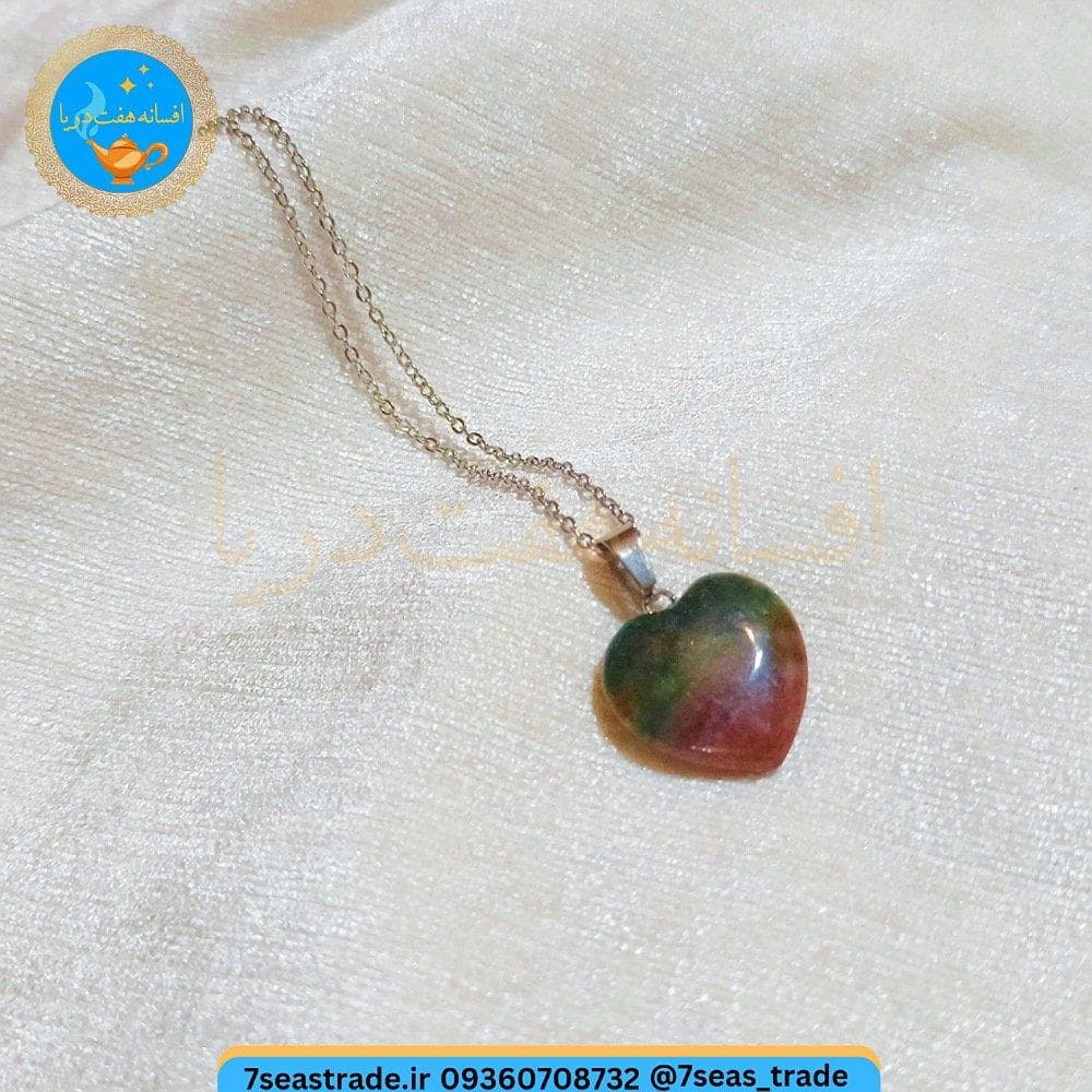 گردنبند فلزی نقره ای مدال سنگ عقیق اصل طبیعی خزه ای کرم سبز تراش قلب — تصویر ۴