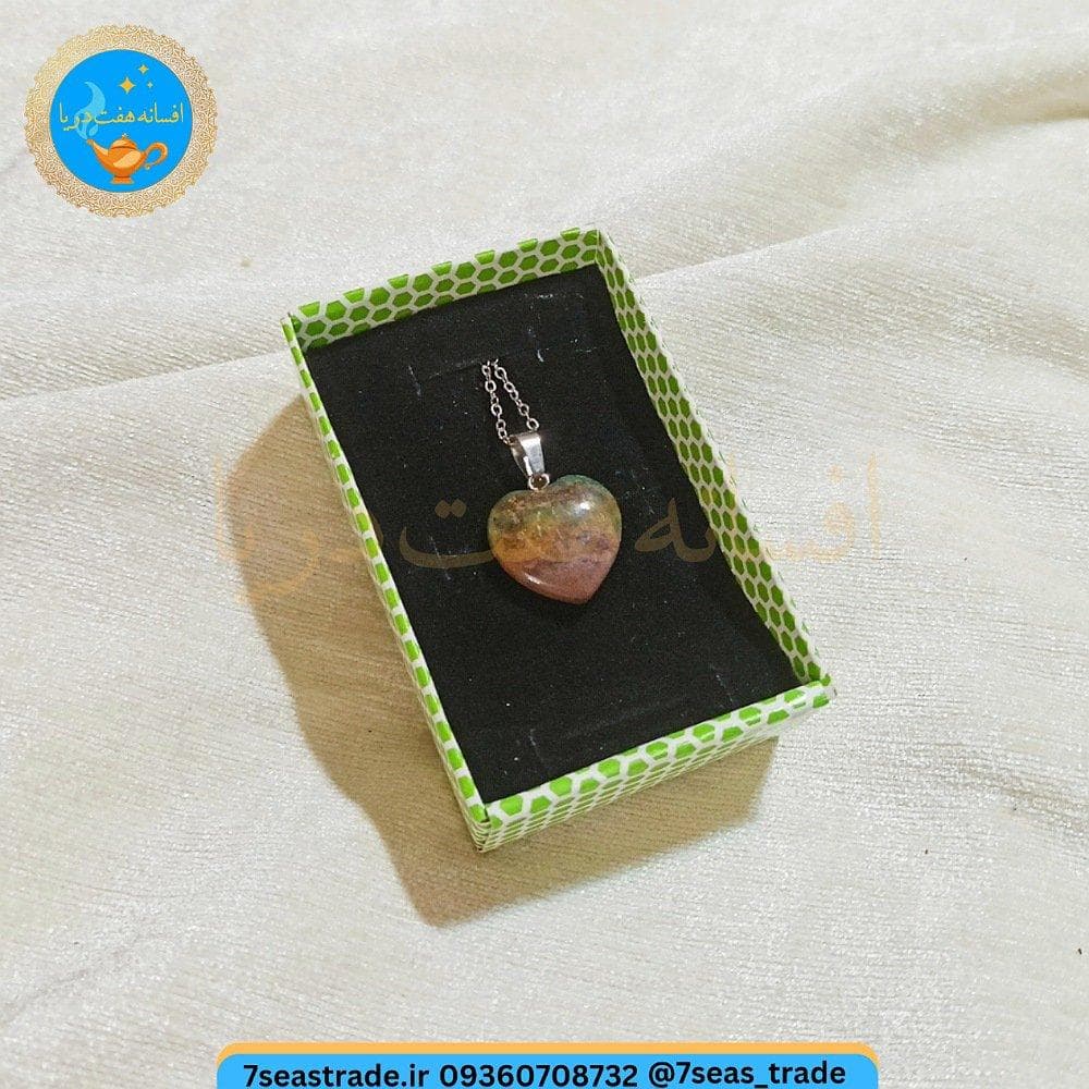 گردنبند فلزی نقره ای مدال سنگ عقیق اصل طبیعی خزه ای کرم سبز تراش قلب — تصویر ۷
