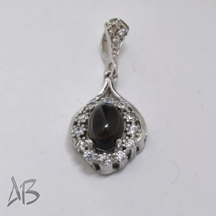 گردنبند یا مدالی نقره اصل زنانه نگین اسموکی کوارتز آبکاری طلا سفید آقابزرگ کد Med86 — تصویر ۲