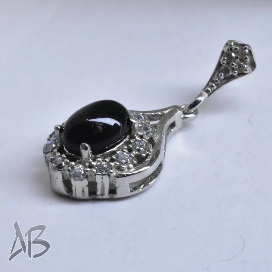 گردنبند یا مدالی نقره اصل زنانه نگین اسموکی کوارتز آبکاری طلا سفید آقابزرگ کد Med86 — تصویر ۳