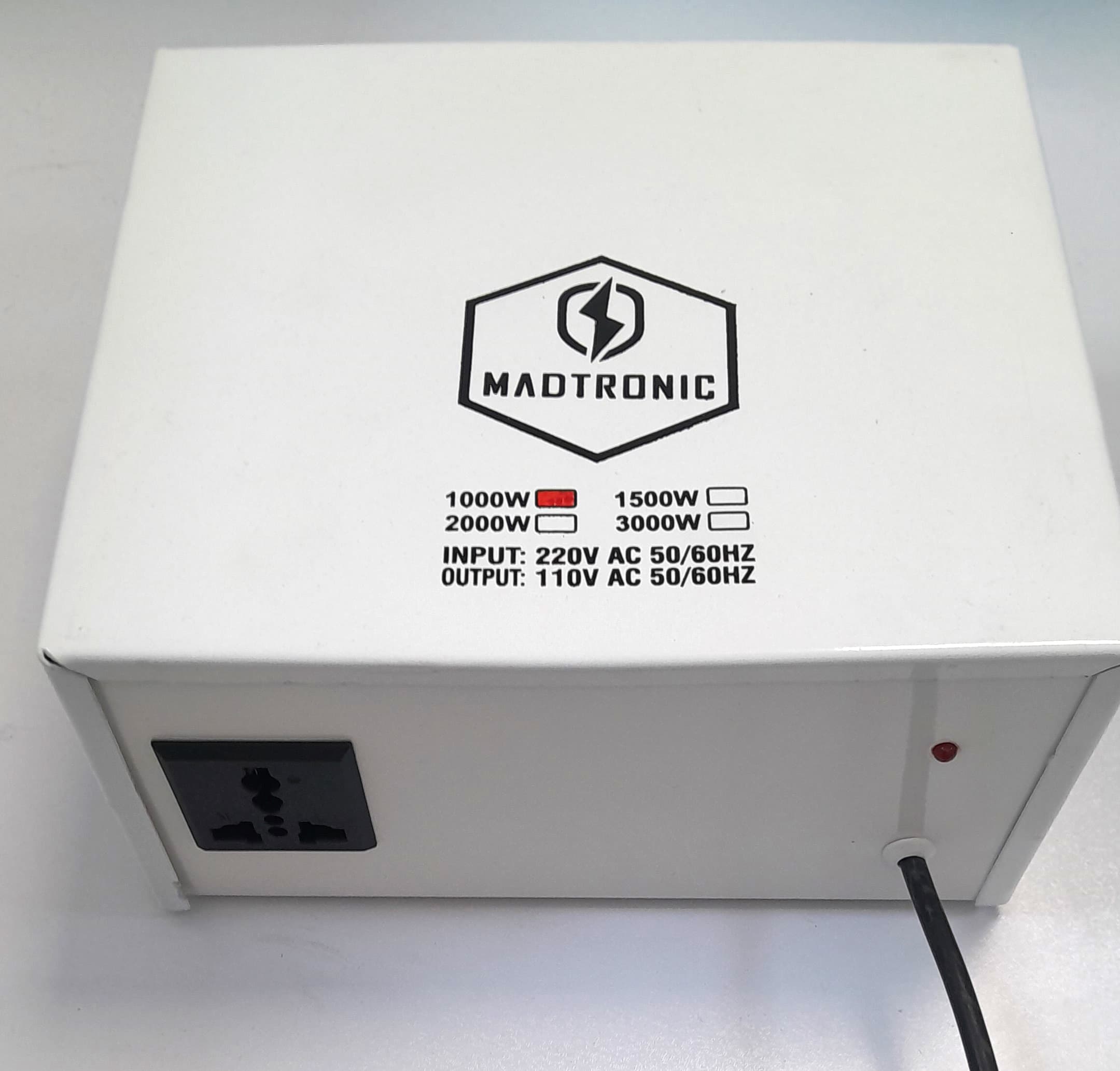 ترانس تبدیل 220 به 110 مدترونیک مدل 1000w مدترونیک (سیم پیچ مس )