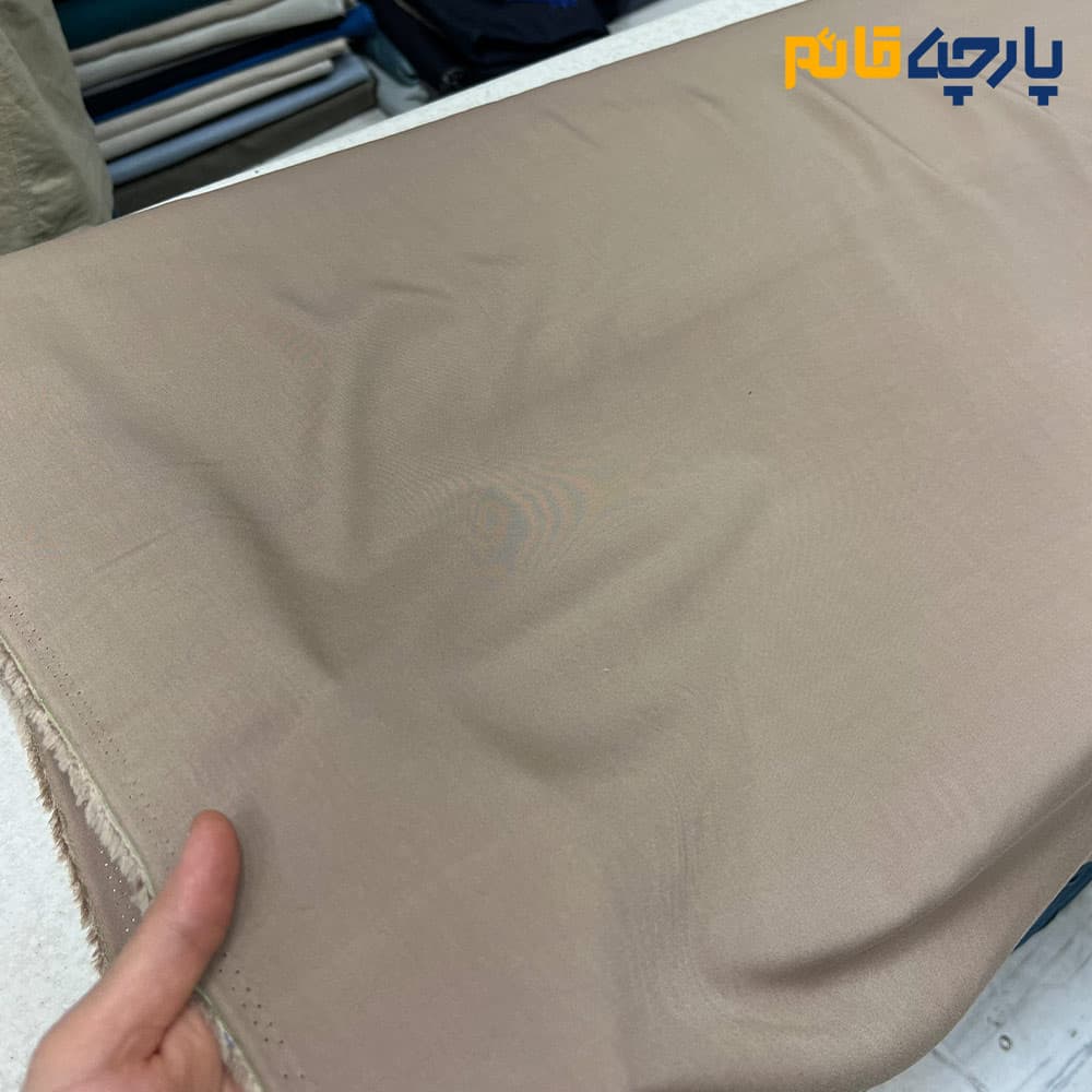 پارچه بهاره و تابستانه وال ساده نخ آلمانی رنگ کرم نسکافه ای متوسط کد ۶۶۵۹ — تصویر ۳