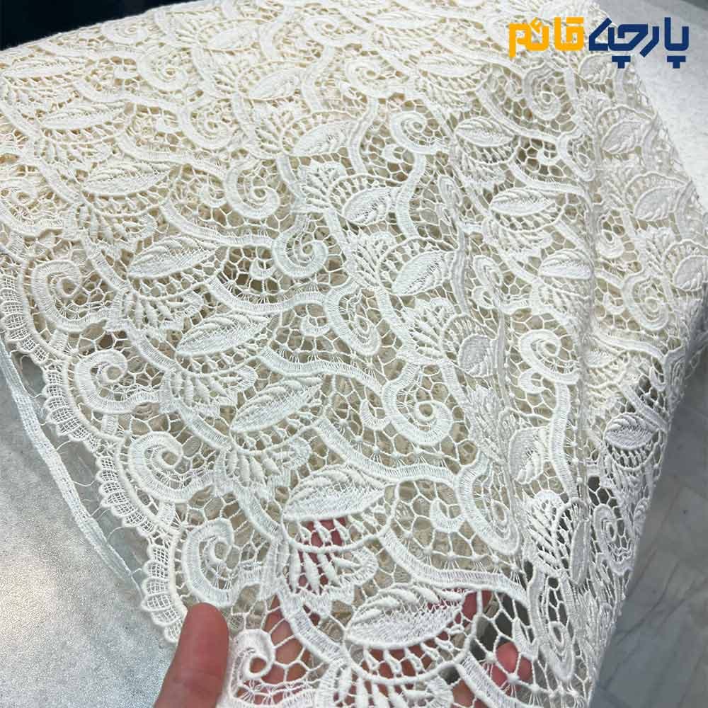 پارچه مجلسی تور کتان طرح برگ حاشیه دار رنگ کرم روشن عرض ۱۰۰ کد 5891 — تصویر ۲