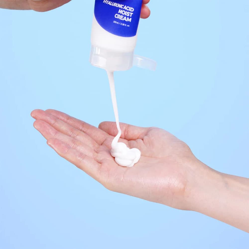کرم مرطوب کننده هیالورونیک اسید ایزنتری Isntree Hyaluronic Acid Moist Cream — تصویر ۲