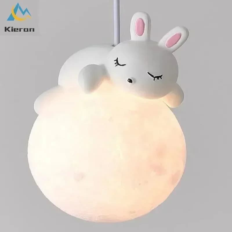 جدیدترین لوستر آویز و دیوارکوب وارداتی اتاق کودک در طرح های خرگوش / خرس خوابیده / تدی ایستاده / فیلی / فضانورد و پاندا برای اتاق خواب کنار تختخواب و مهد و بازی کودک — تصویر ۳