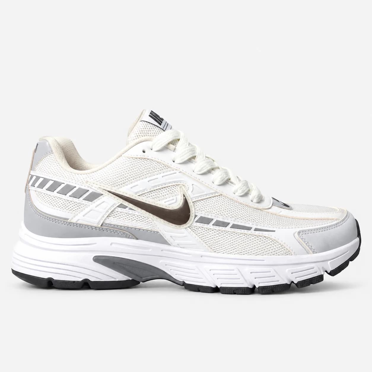 کتونی رانینگ راحتی نایک اینترناتور / NIKE INTERNATOR / رنگ سفید طوسی نایک سبز