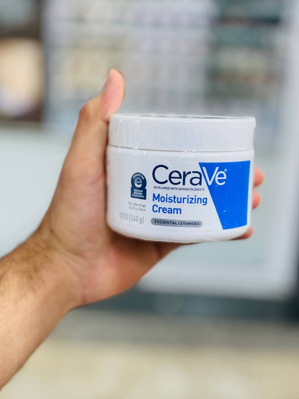 کرم مرطوب کننده سراوی CERAVE مناسب پوست خشک — تصویر ۴