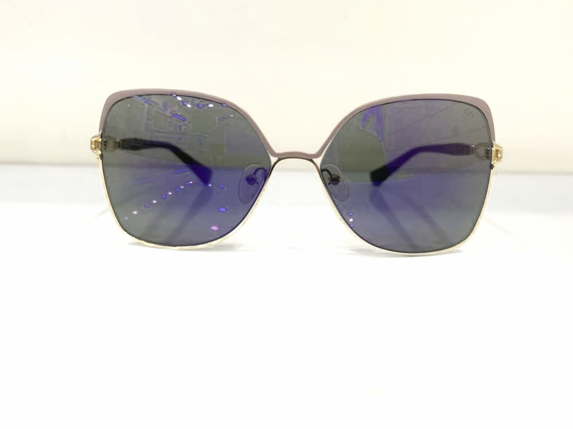 عینک آفتابی زنانه Giorgio Valenti مدلGV-4440 — تصویر ۲
