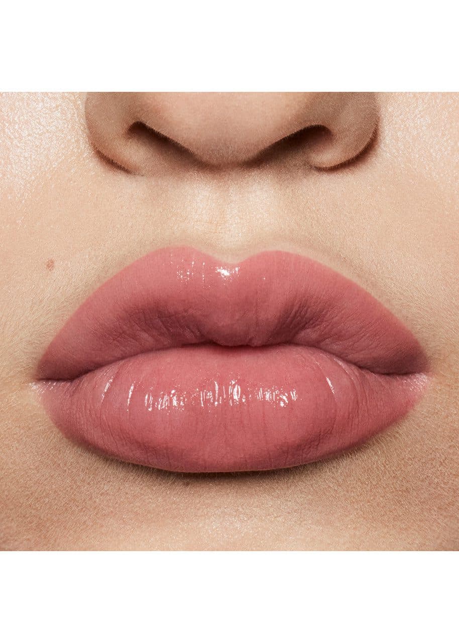 رژلب براق استیکی Gloss Bomb Stix فنتی بیوتی رنگ it is fussy فولسایز — تصویر ۳