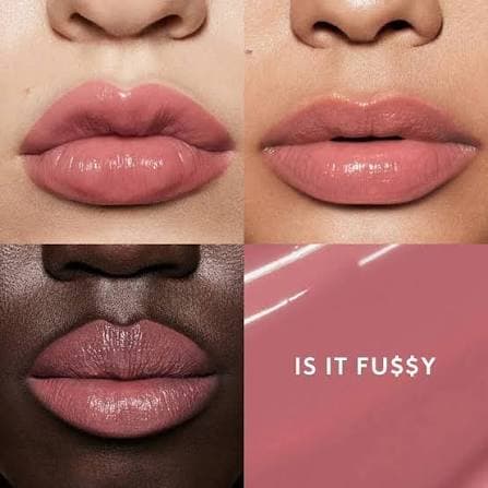 رژلب براق استیکی Gloss Bomb Stix فنتی بیوتی رنگ it is fussy فولسایز — تصویر ۴