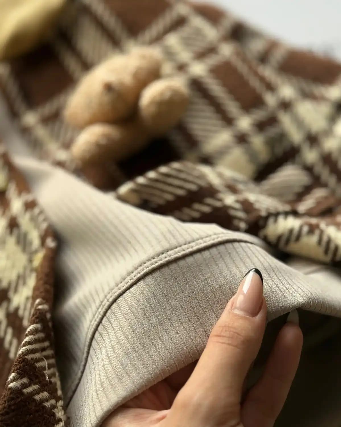 ست شومیز چهارخونه و شلوار کتان بچگانه کد 1037 — تصویر ۴