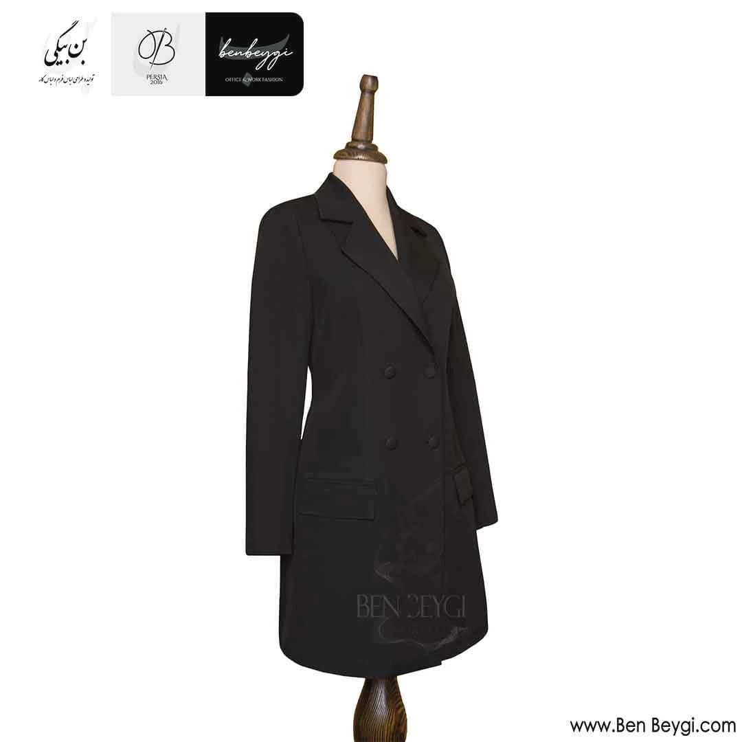 مانتو اداری مشکی چهار دکمه روهمگرد دار پارچه مازراتی کد 26416 — تصویر ۳