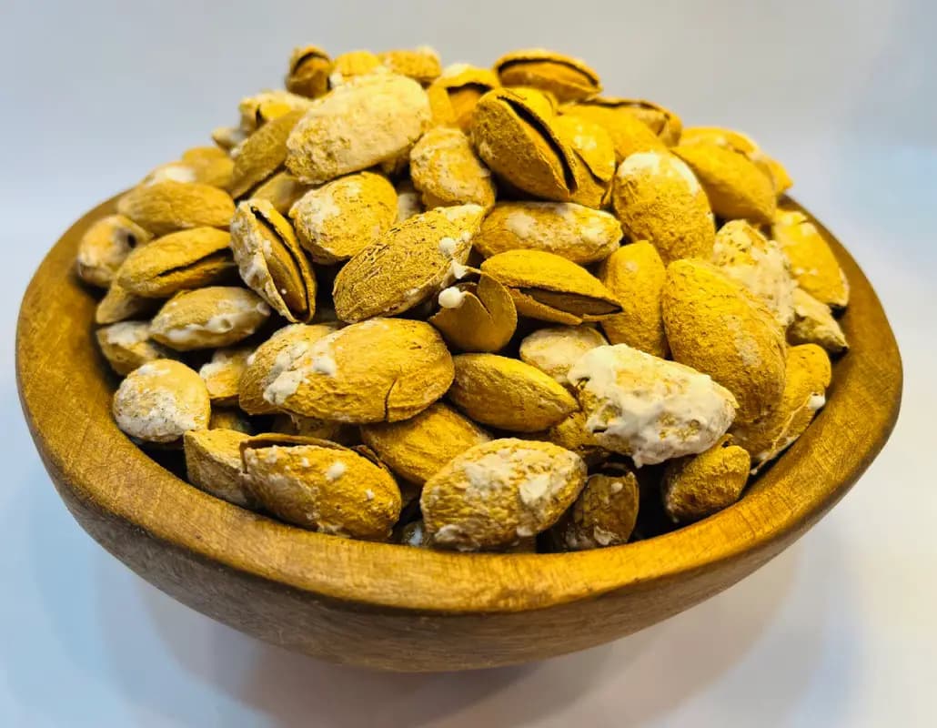 بادام پوست کاغذی نمکی (منقا) ۵۰۰ گرمی