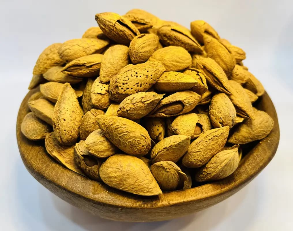 بادام پوست کاغذی خام (منقا) ۵۰۰ گرمی