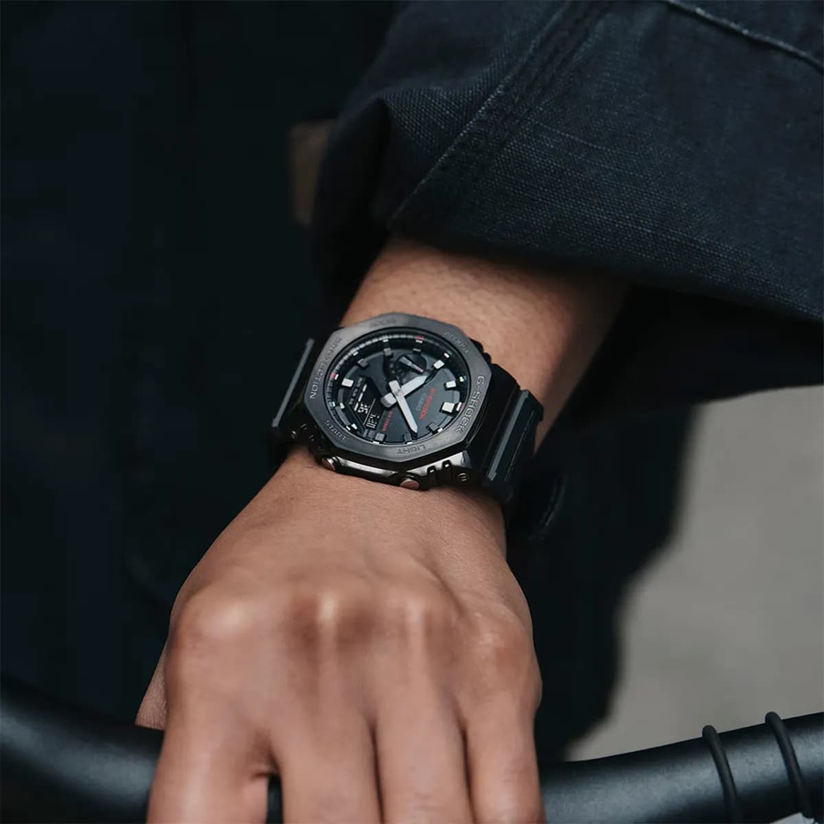 ساعت مچی مردانه G-SHOCK کاسیو مدل GM-2100CB-1ADR — تصویر ۱۰