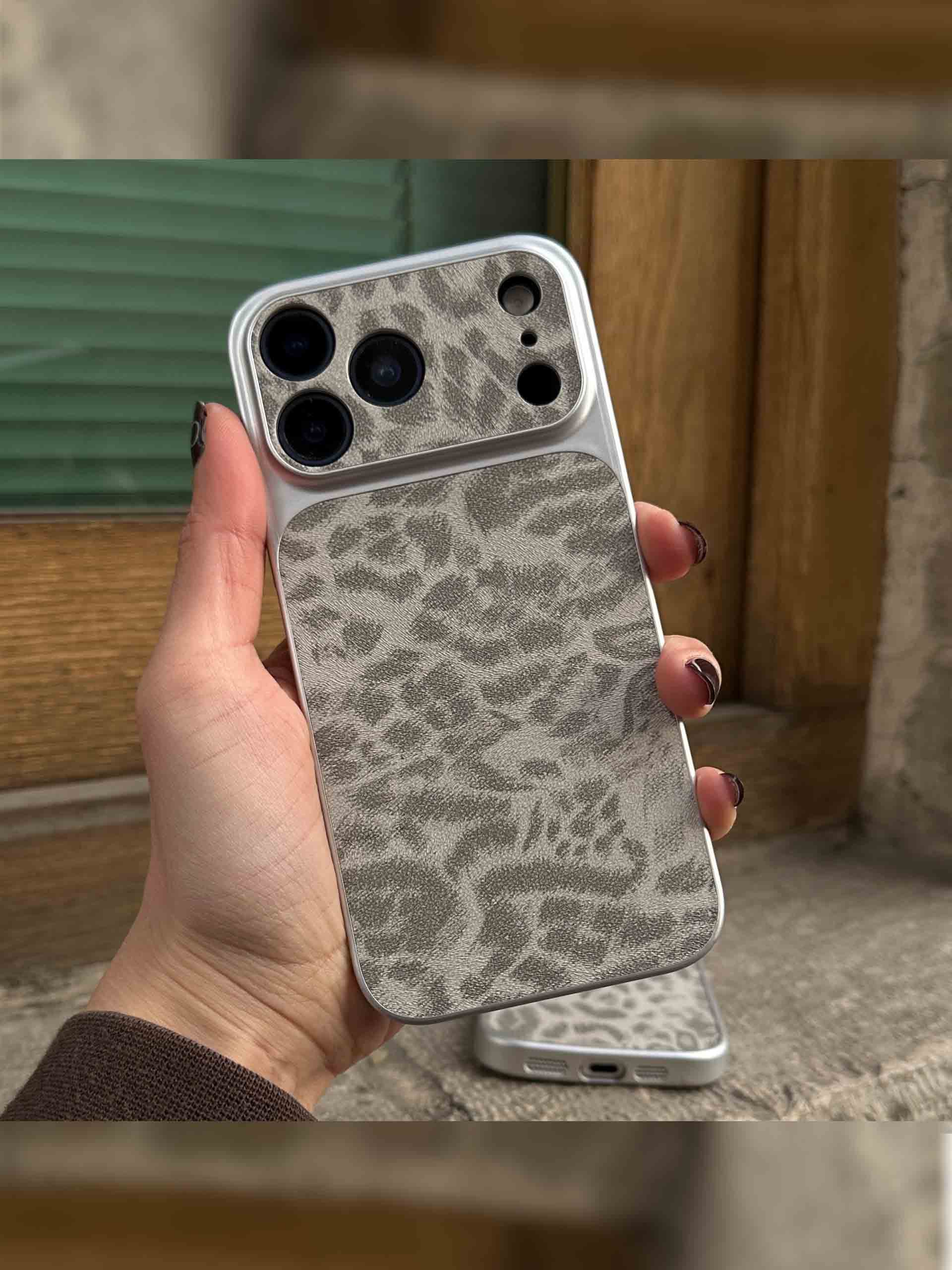 قاب گوشی Grey Leo