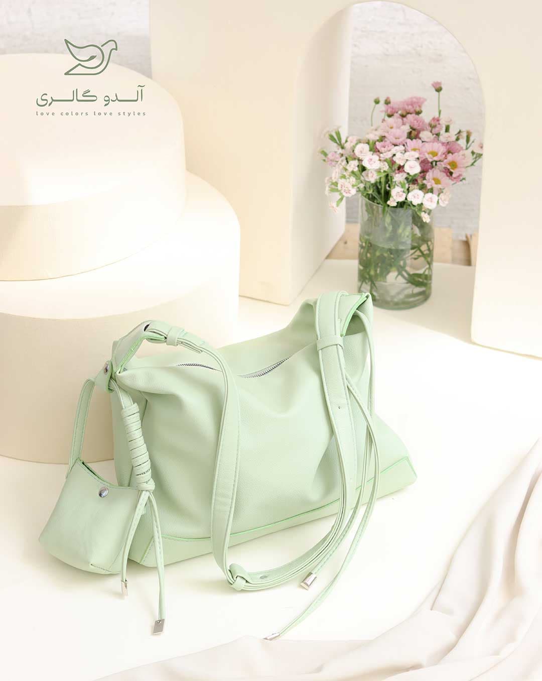 کیف بزرگ لارونا (اوتلت)