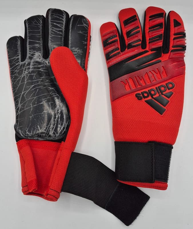 دستکش دروازه‌بانی آدیداس (Adidas) مدل Predator قرمز – کف لاتکس (سایز ۱۰)