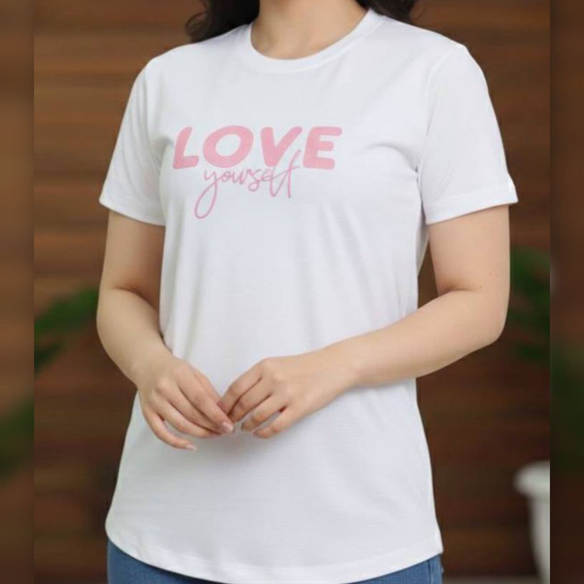 تیشرت نیم استین چاپ love عمده (پک 4 عددی)