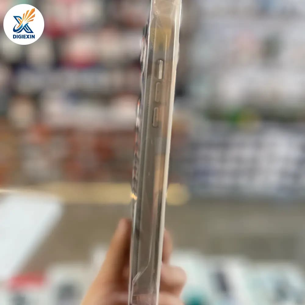 کاور چرمی یونیک کیس مناسب برای 13 پرومکس — تصویر ۵