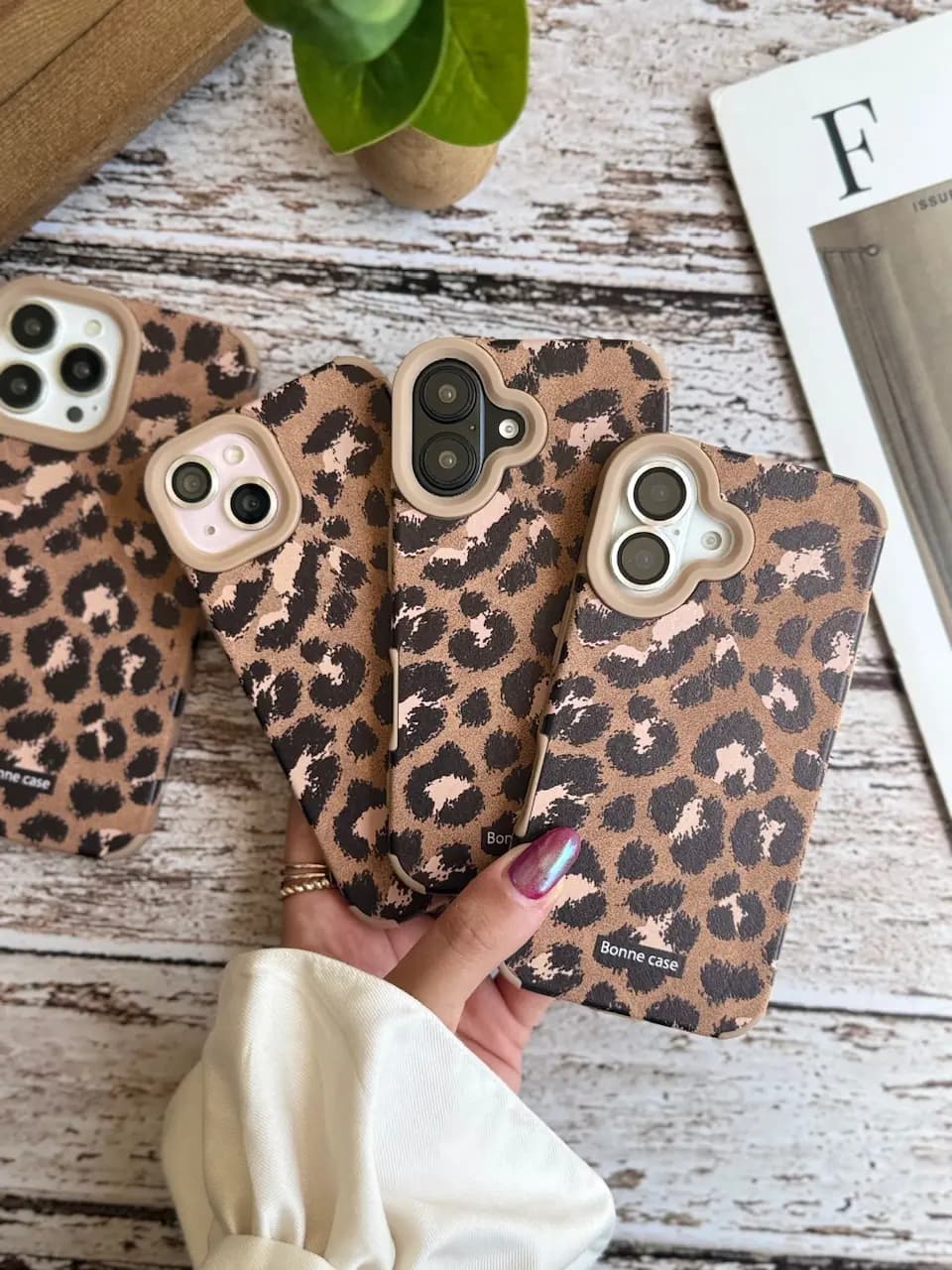 قاب پلنگی قهوه ای Bonne Case آیفون — تصویر ۴