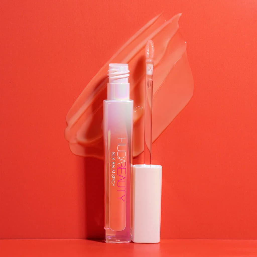 بالم لب حجم دهنده هدی بیوتی Huda Beauty Silk Balm Spicy Thermo-Plumping Lip Balm — تصویر ۴