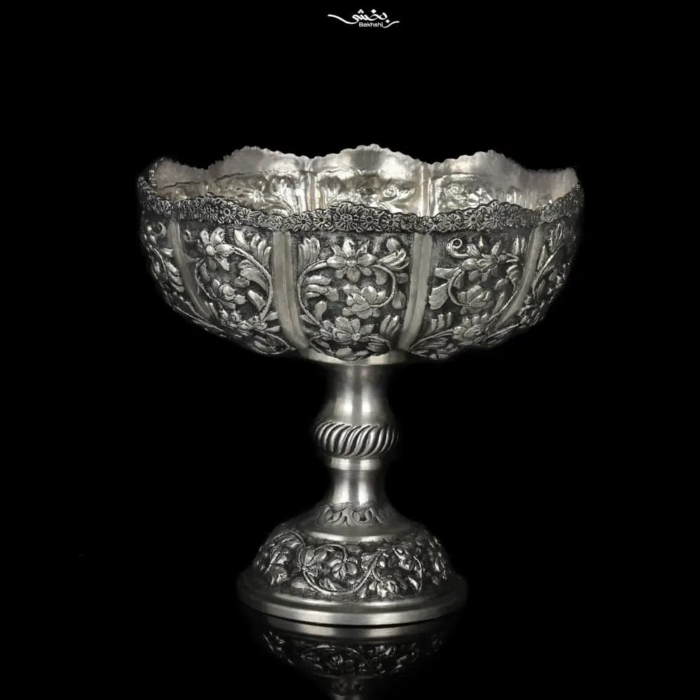 کاسه نقره پایه دار قلم گل برجسته