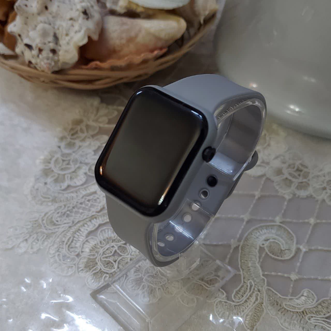ساعت اسپرت دیجیتالی طرح اپل واچ طرح قلبی طوسی — تصویر ۲
