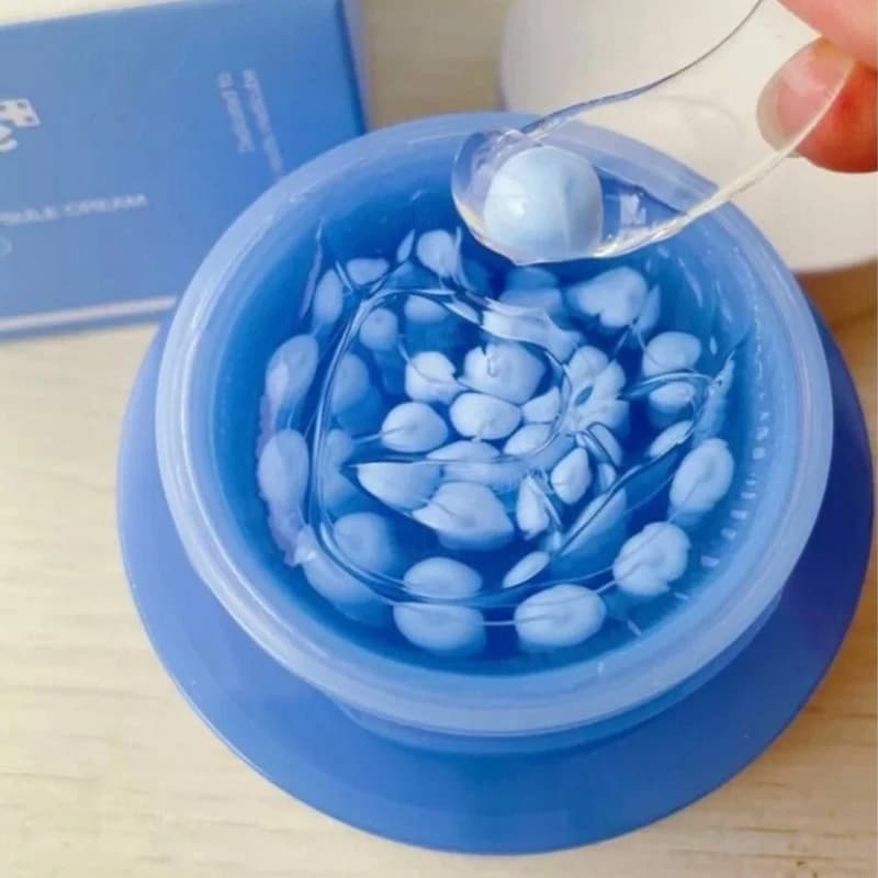 کرم آبرسان و ترمیم‌کننده مدی‌کیوب مدل Hyaluronic Acid Capsule Cream – حجم 55 گرم — تصویر ۳