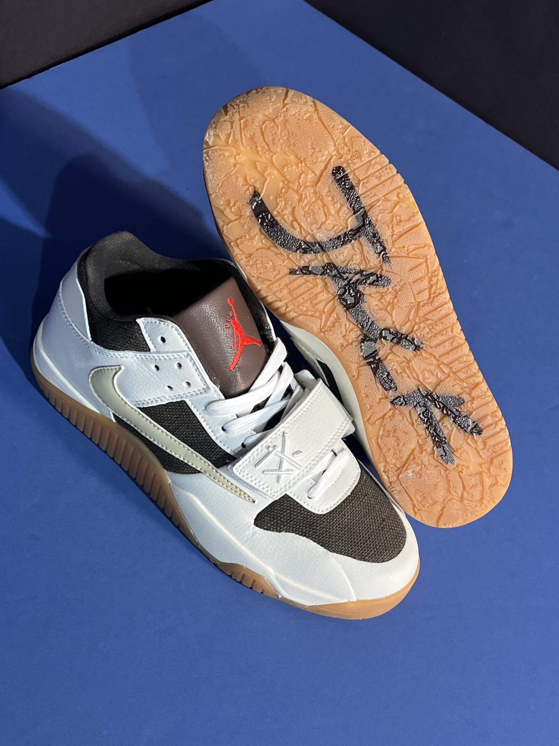 نایک جردن (جامپ من ) تراویس موکا Air Jordan (Jampman Jack) Travis Scott — تصویر ۴