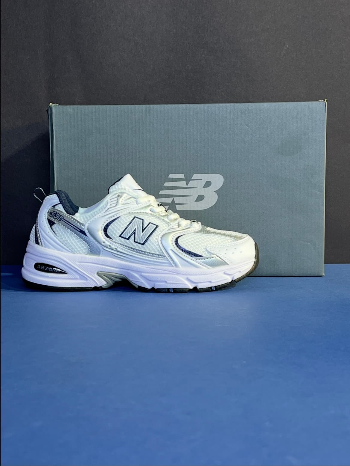 نیوبالانس ۵۳۰ سفید سورمه ای NEW BALANCE 530