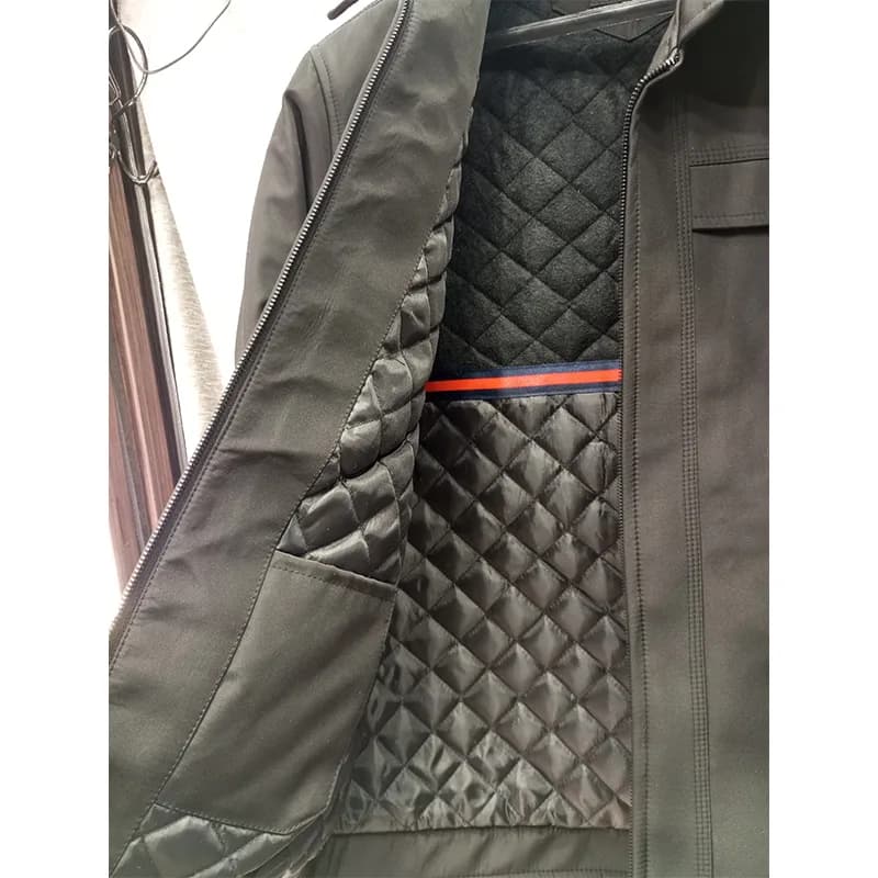 کاپشن ساتنا 4 جیب مشکی مردانه یقه کتی – در 4 سایز L، XL، XXL و XXXL — تصویر ۴