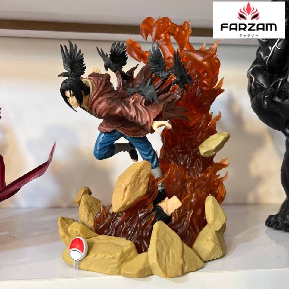 فیگور ایتاچی در حال حمله با سه مدل سر اضافه