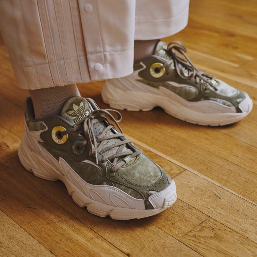 آدیداس آستیر سبز زیتونی Adidas Astir Orbit Green — تصویر ۳