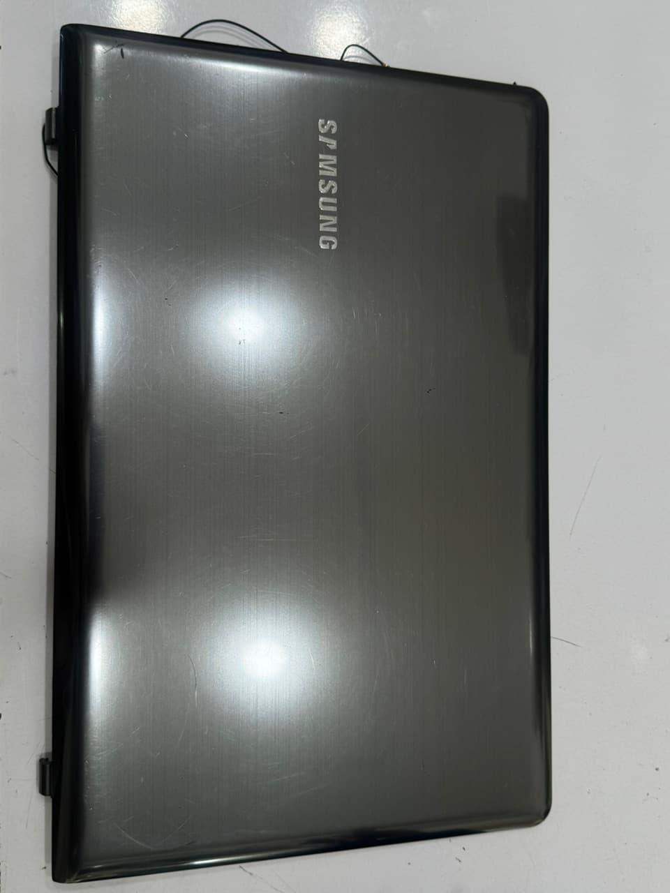 قاب پشت ال سی دی لپ تاپ سامسونگ SAMSUNG NP350 V5X – استوک — تصویر ۵