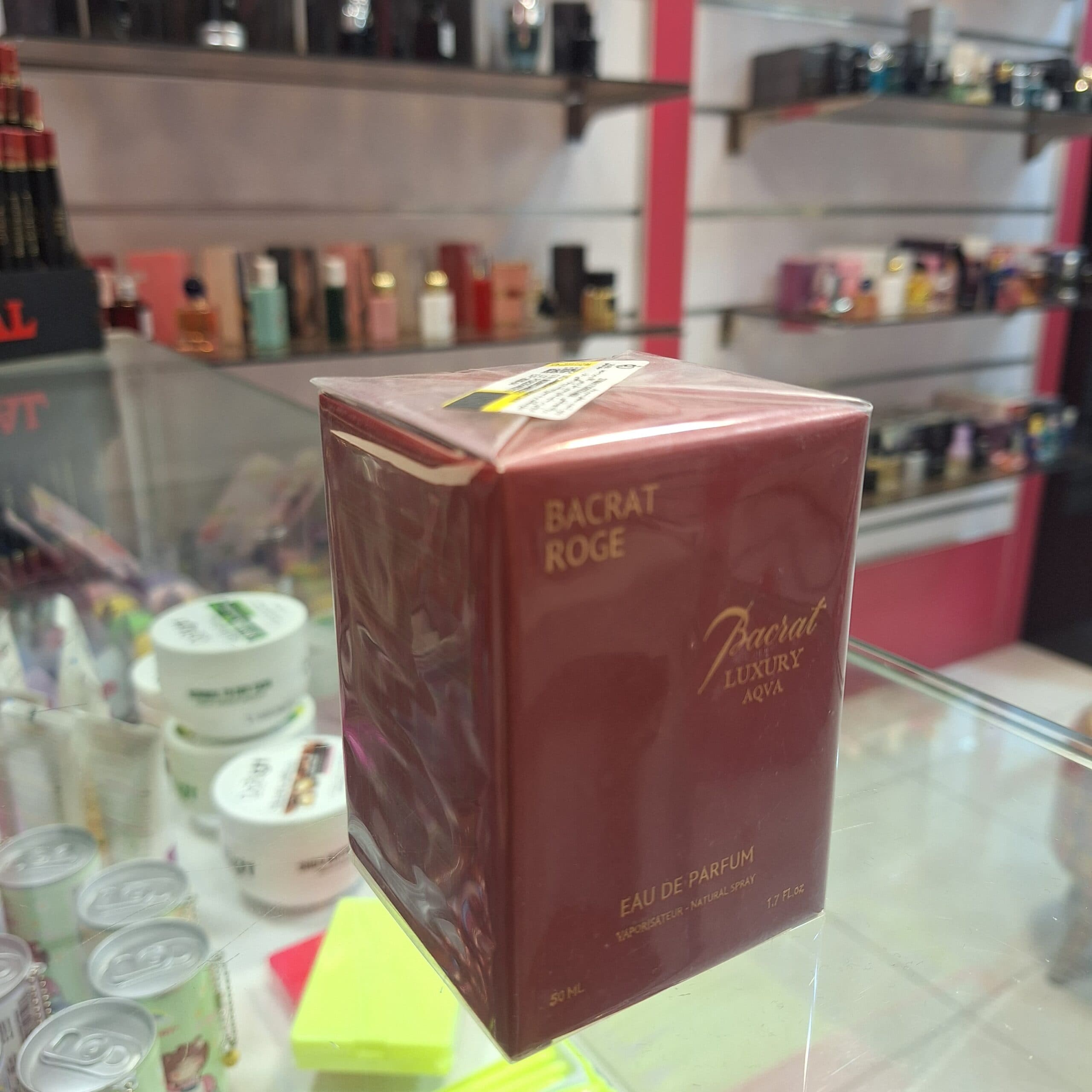 باکارات رژ قرمز – عطر زنانه لاکچری با طبع گرم و شیرین — تصویر ۳