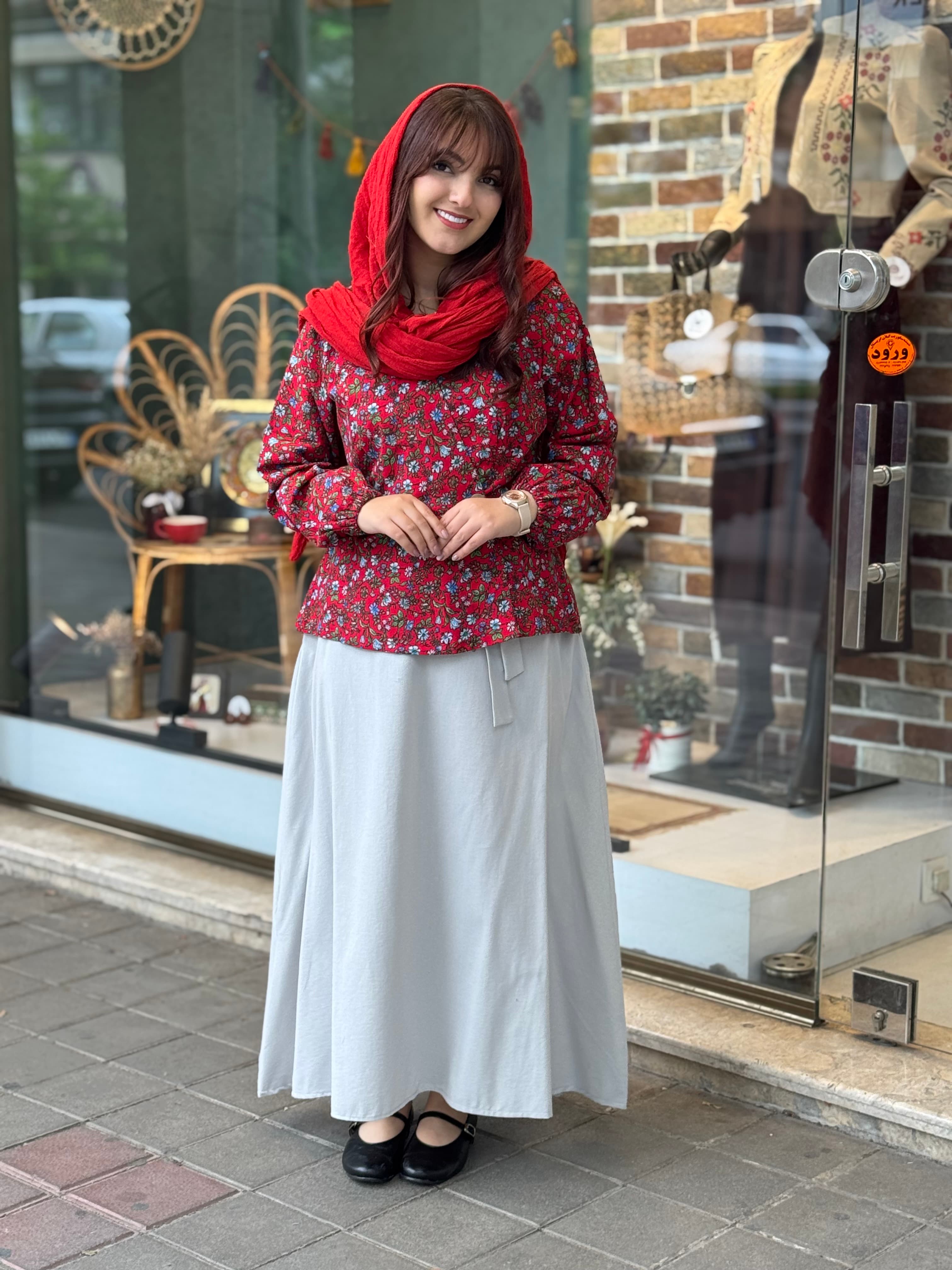 شومیز دامن صدف طوسی آبی و زرشکی گلدار