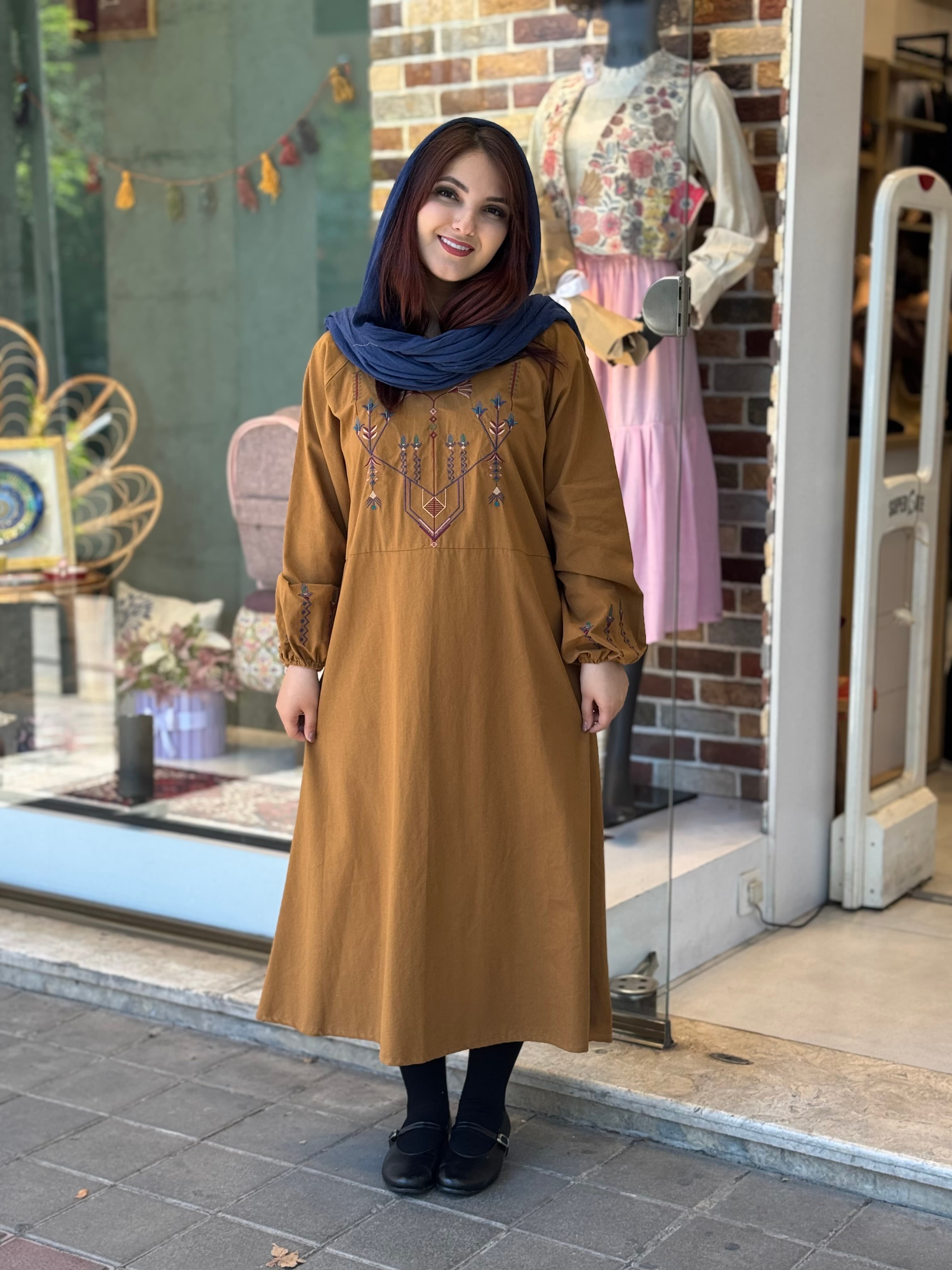 پیراهن سروناز شتری