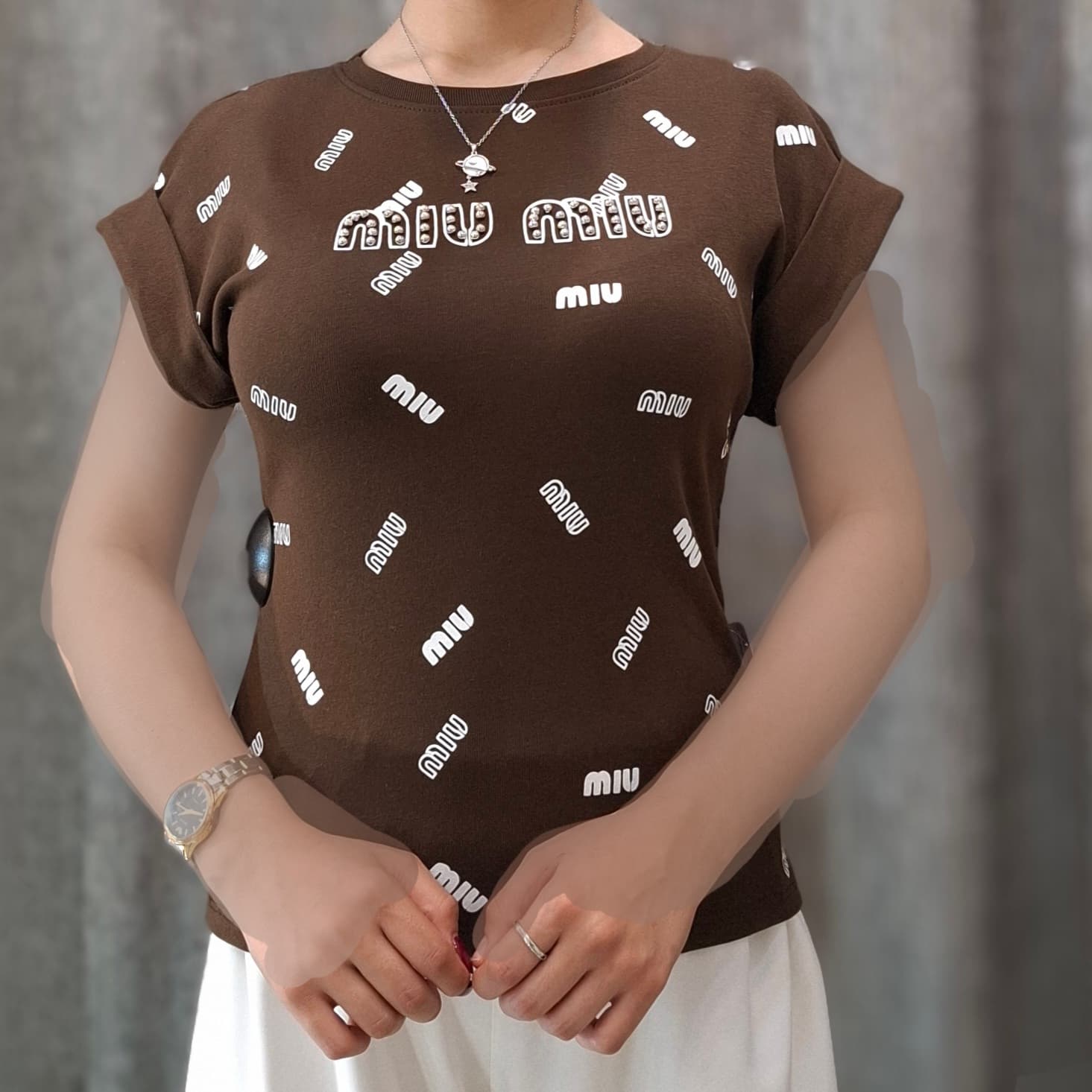 تیشرت آستین پاکتی طرح MIU نگینی (زنانه)