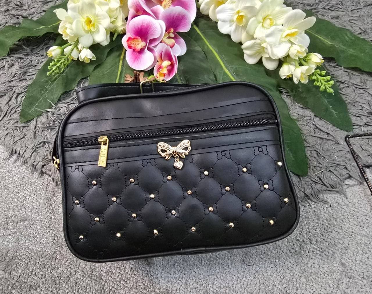 کیف دستی زنانه گوچی طرح پرچی جنس چرمی (کد: ۶۱۳۱)