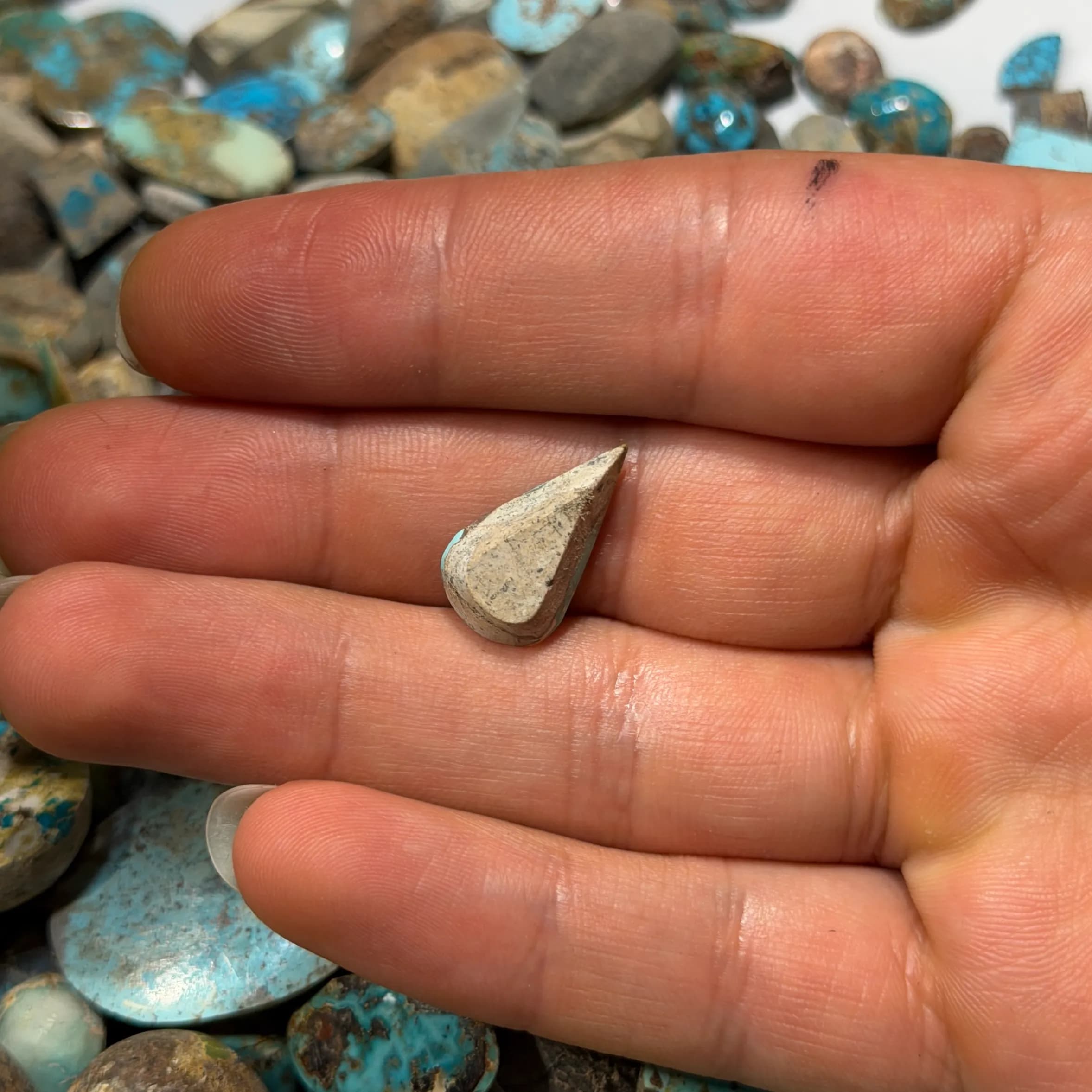 سنگ تک فیروزه طبیعی کد2146 — تصویر ۲