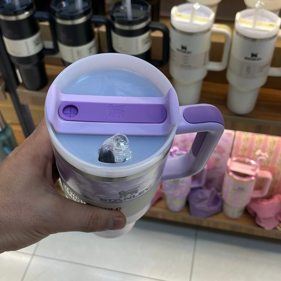 ماگ استنلی تامبلر ماربل بنفش اورجینال | Quencher H2.0 FlowState 1.18L — تصویر ۳