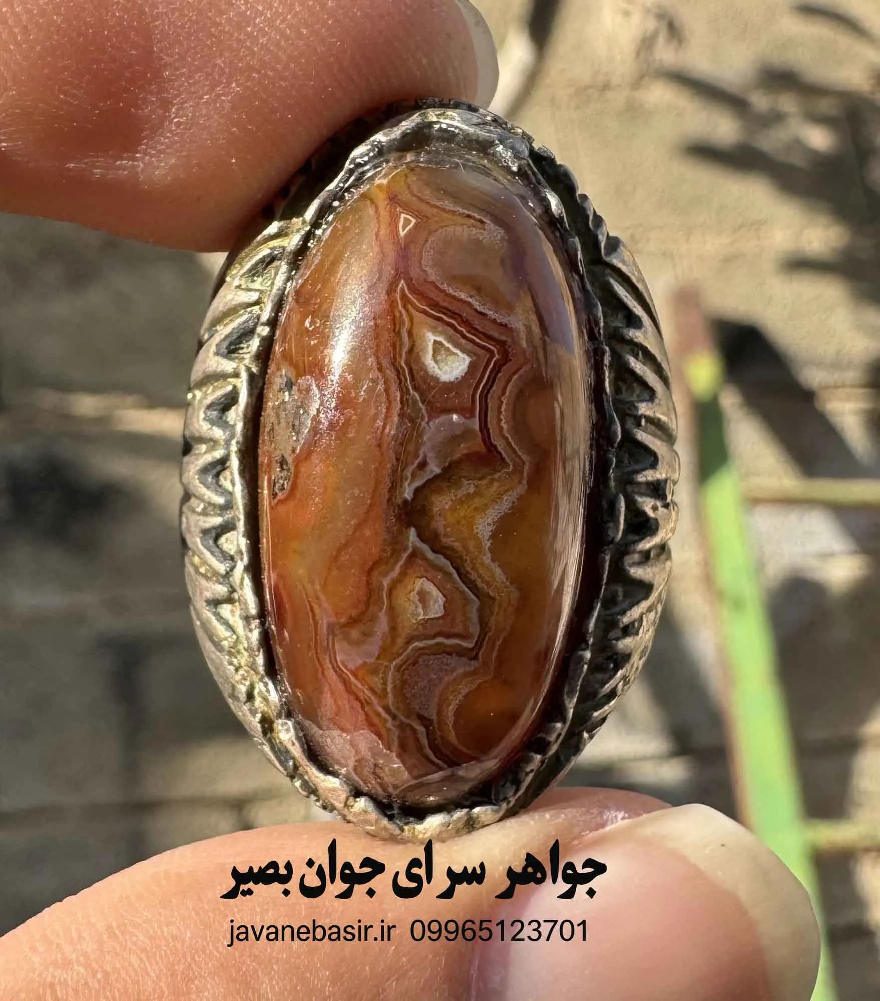 انگشتر عقیق سلیمانی با خطوط کشیده | سنگ گسترش روزی و برکت — تصویر ۲