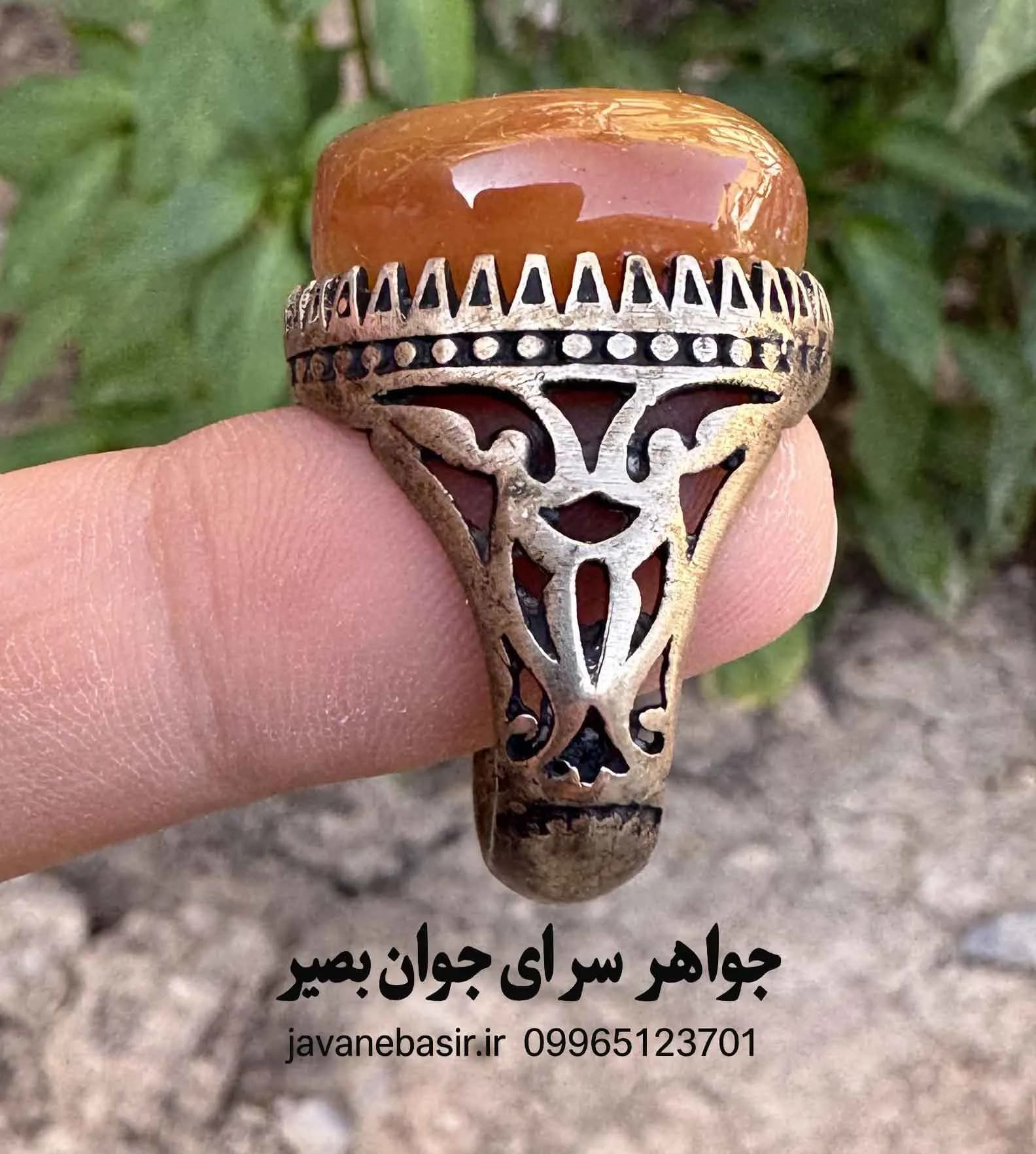 انگشتر عقیق سلیمانی کهن خط پهن | سنگ اصیل برای کلکسیونرهای حرفه‌ای — تصویر ۳