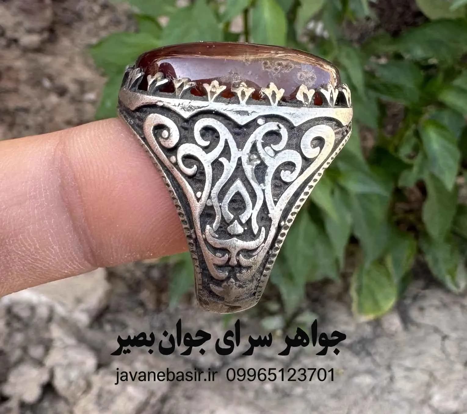 انگشتر عقیق سلیمانی با خطوط پررنگ | سنگ قدرت و حفاظت کامل — تصویر ۳
