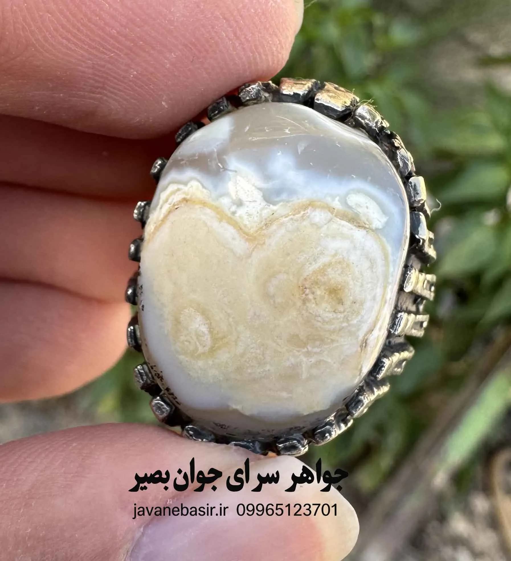 انگشتر سلطانی مصور کهربایی | اثر هنری طبیعت با چهره‌های بی‌نظیر