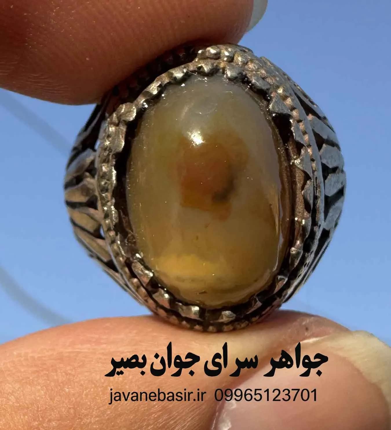 انگشتر سلطانی سنگ مصور؛ تلاقیِ هنرِ طبیعت و رازهای باستانی — تصویر ۲
