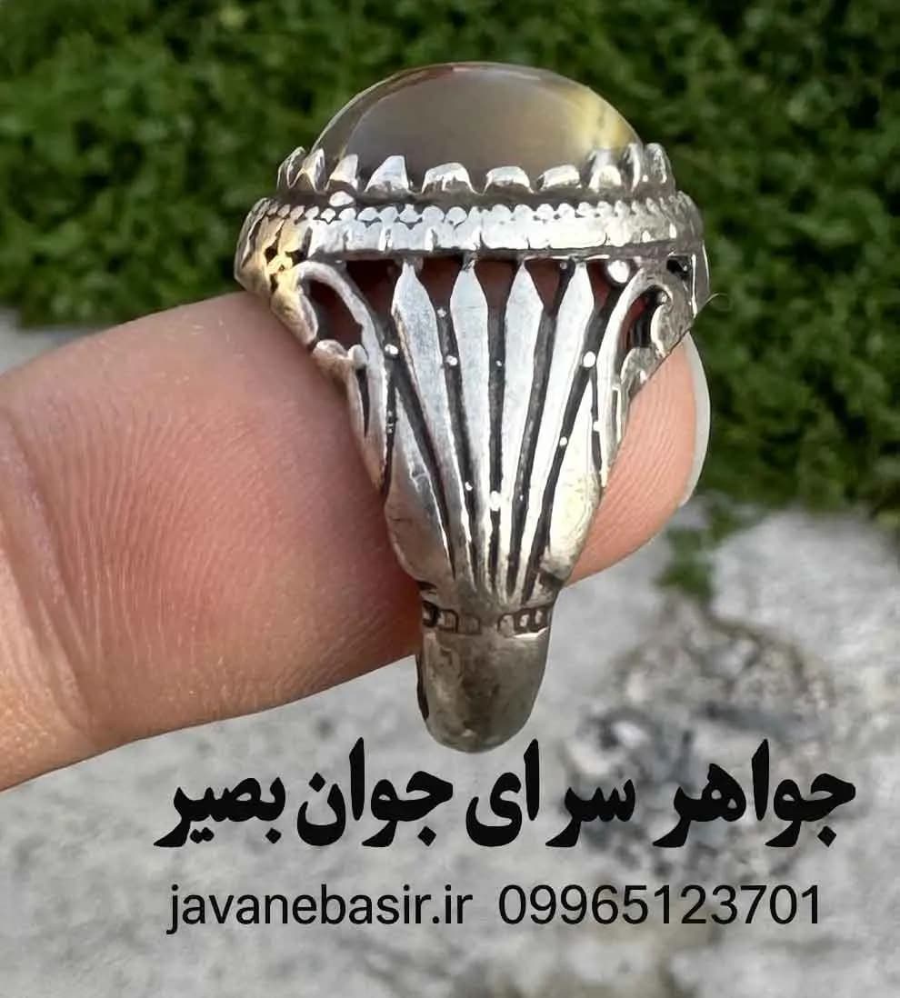 انگشتر سلطانی سنگ مصور؛ تلاقیِ هنرِ طبیعت و رازهای باستانی — تصویر ۳