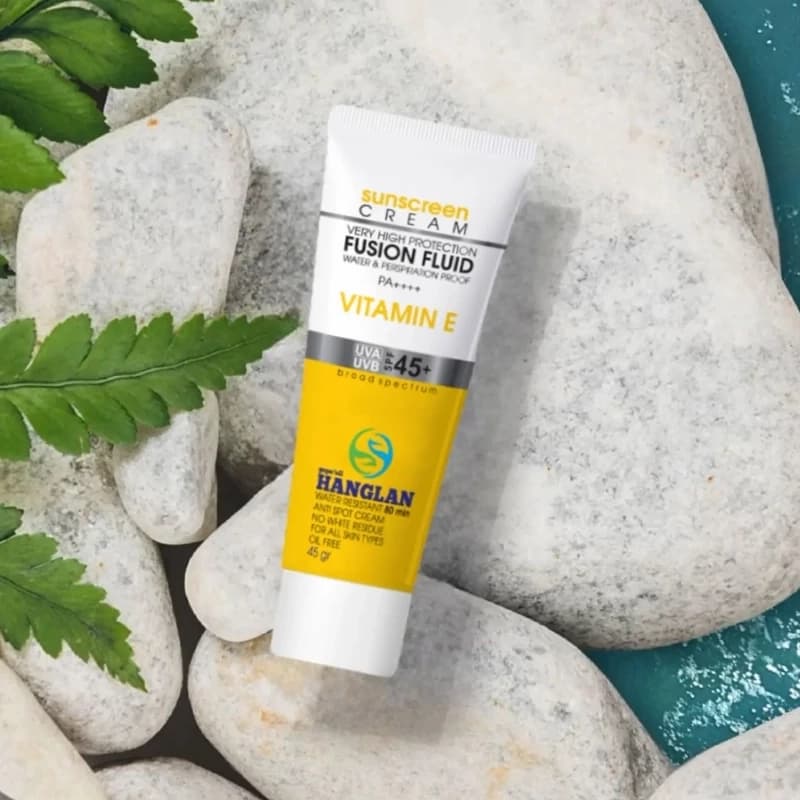 کرم ضد آفتاب ضد لک فلوئیدی بی رنگ SPF45 هانگلن 45 گرم — تصویر ۳